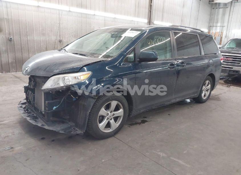 Photo 2 of 2011 Toyota Sienna LE V6 (VIN 5TDKK3DC6BS020598)
