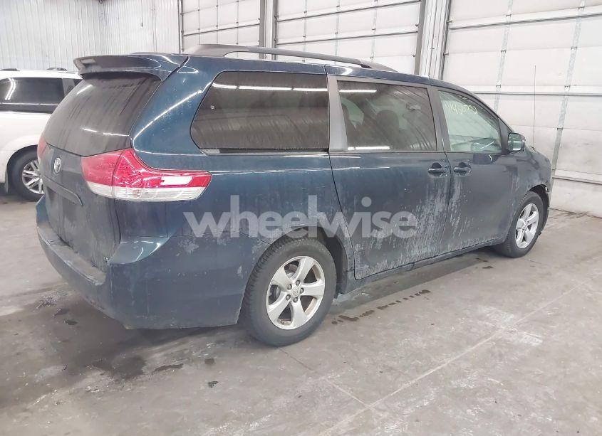 Photo 4 of 2011 Toyota Sienna LE V6 (VIN 5TDKK3DC6BS020598)