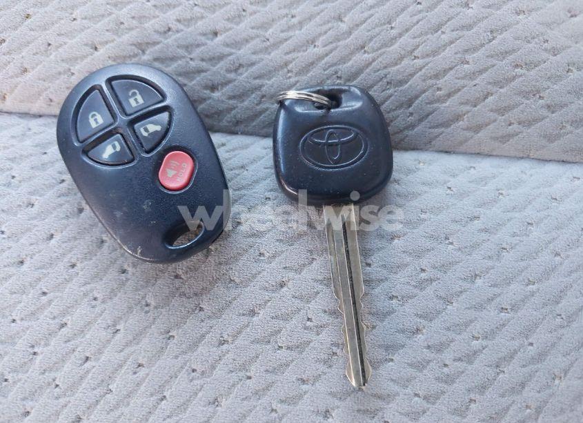 Photo 11 of 2011 Toyota Sienna LE V6 (VIN 5TDKK3DC6BS043136)