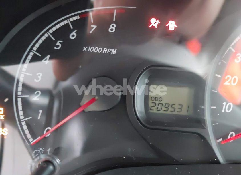 Photo 15 of 2011 Toyota Sienna LE V6 (VIN 5TDKK3DC6BS043136)