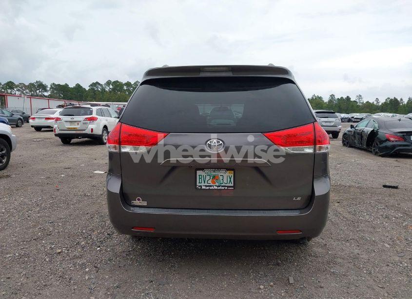 Photo 16 of 2011 Toyota Sienna LE V6 (VIN 5TDKK3DC6BS043136)