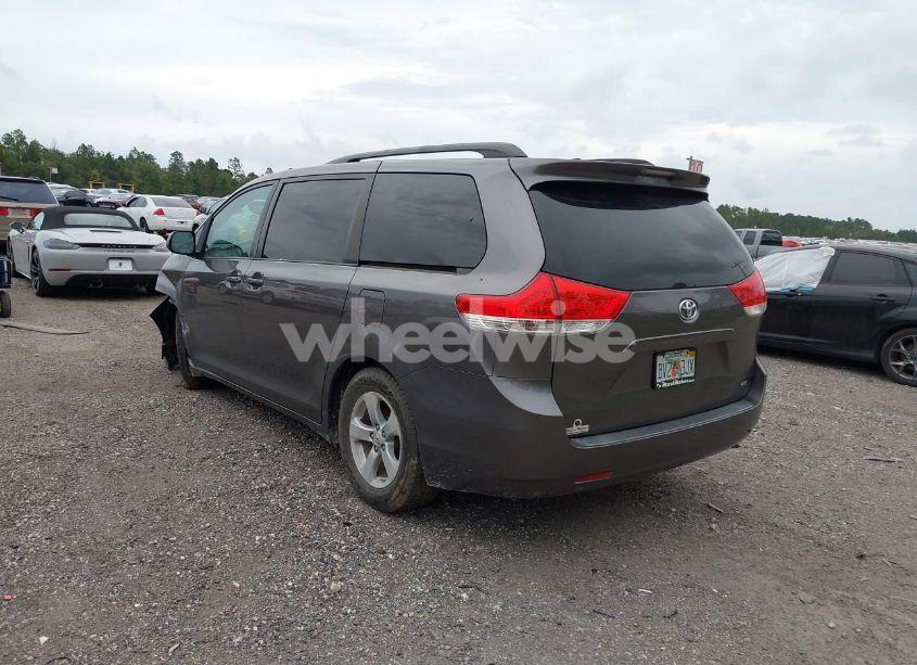 Photo 3 of 2011 Toyota Sienna LE V6 (VIN 5TDKK3DC6BS043136)