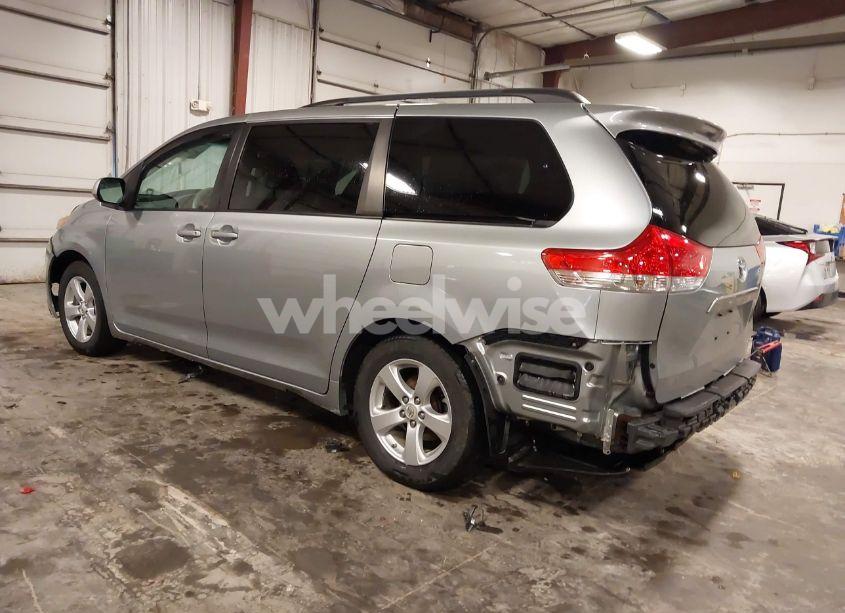 Photo 3 of 2011 Toyota Sienna LE V6 (VIN 5TDKK3DC6BS046313)