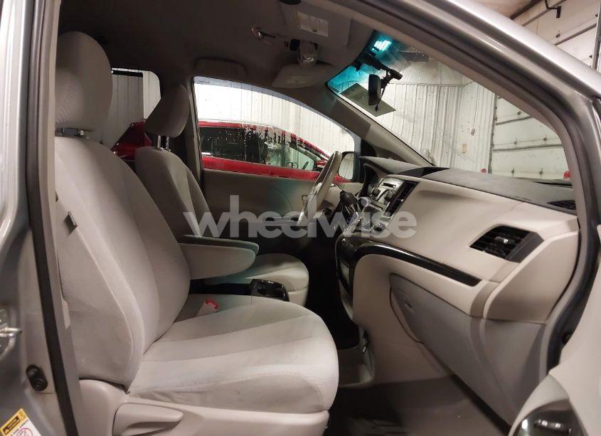 Photo 5 of 2011 Toyota Sienna LE V6 (VIN 5TDKK3DC6BS046313)