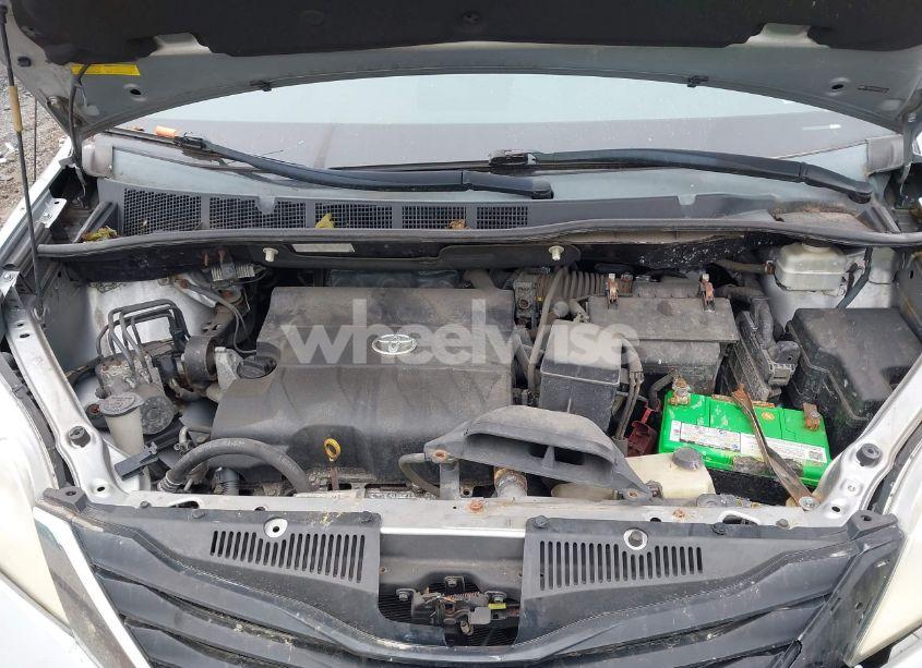 Photo 10 of 2011 Toyota Sienna LE V6 (VIN 5TDKK3DC6BS072605)