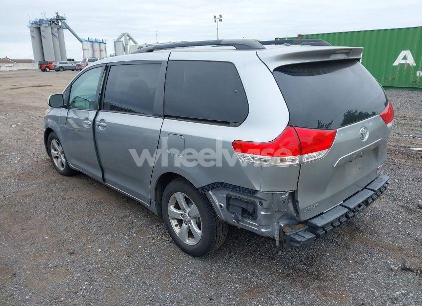 Photo 3 of 2011 Toyota Sienna LE V6 (VIN 5TDKK3DC6BS072605)