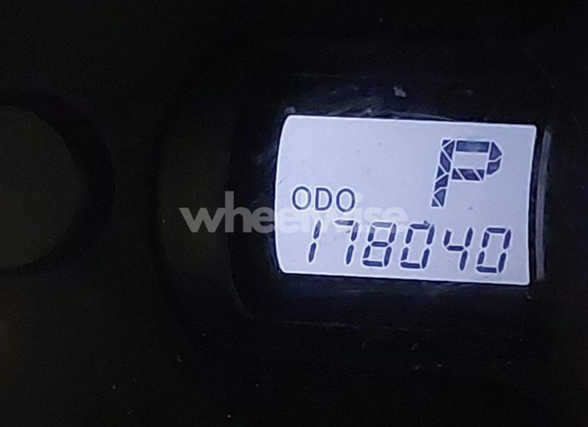 Photo 15 of 2011 Toyota Sienna LE V6 (VIN 5TDKK3DC6BS083538)