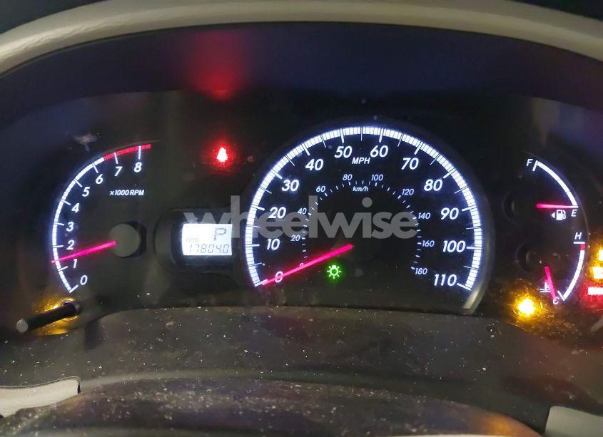 Photo 7 of 2011 Toyota Sienna LE V6 (VIN 5TDKK3DC6BS083538)