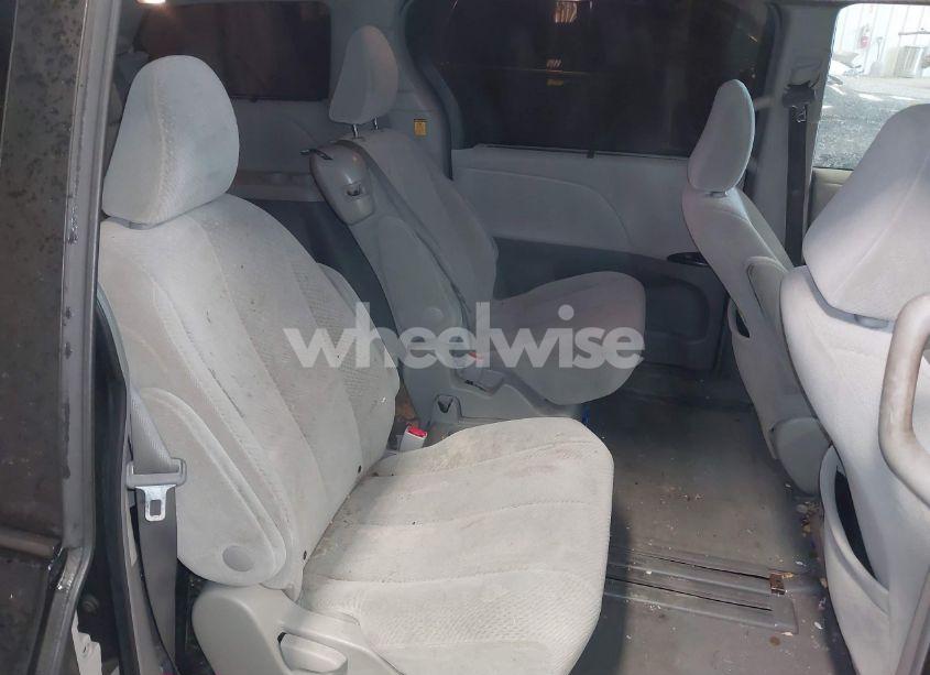 Photo 8 of 2011 Toyota Sienna LE V6 (VIN 5TDKK3DC6BS083538)