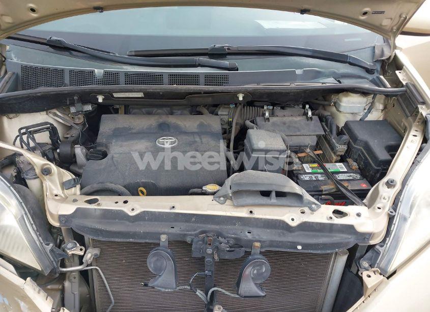 Photo 10 of 2011 Toyota Sienna LE V6 (VIN 5TDKK3DC6BS111208)