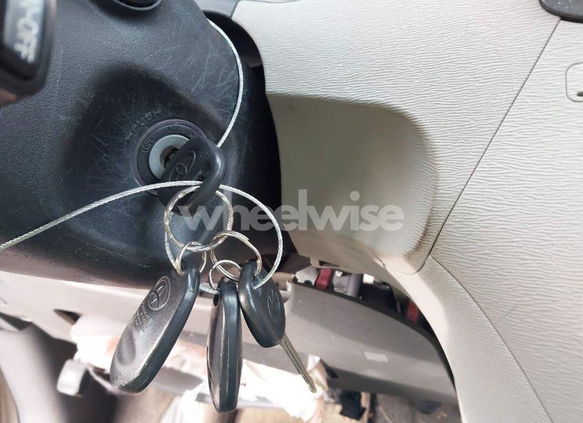 Photo 11 of 2011 Toyota Sienna LE V6 (VIN 5TDKK3DC6BS111208)