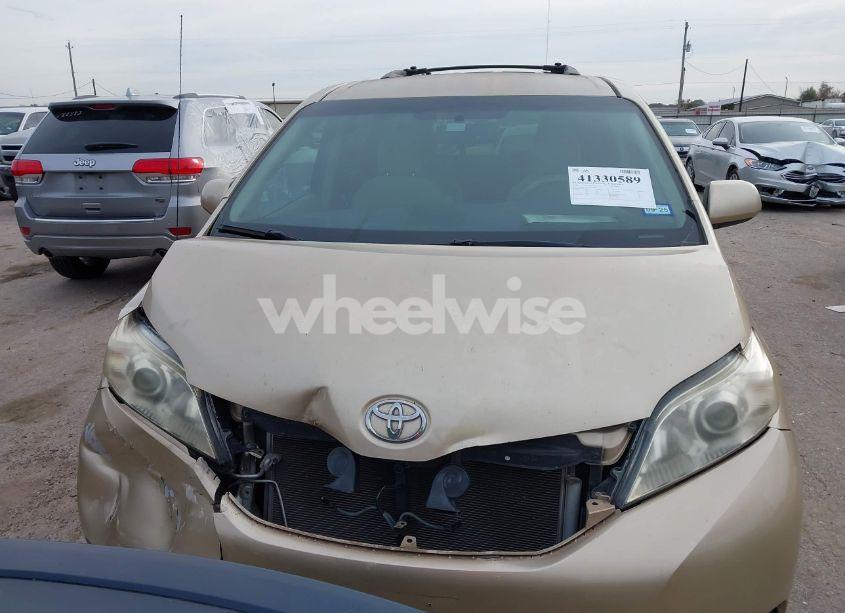 Photo 12 of 2011 Toyota Sienna LE V6 (VIN 5TDKK3DC6BS111208)