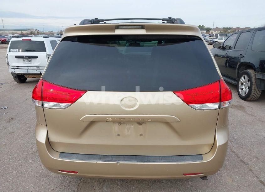 Photo 16 of 2011 Toyota Sienna LE V6 (VIN 5TDKK3DC6BS111208)