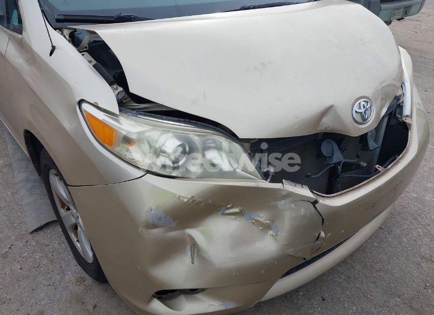 Photo 6 of 2011 Toyota Sienna LE V6 (VIN 5TDKK3DC6BS111208)