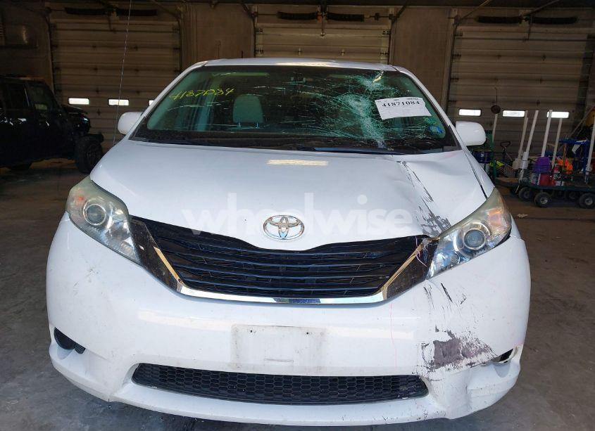 Photo 12 of 2011 Toyota Sienna LE V6 (VIN 5TDKK3DC6BS130325)