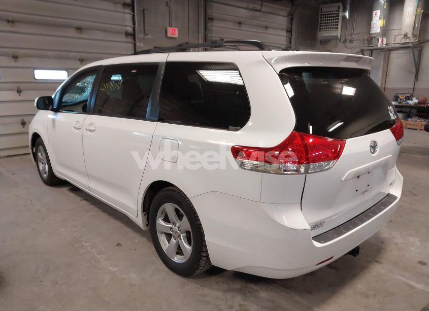 Photo 3 of 2011 Toyota Sienna LE V6 (VIN 5TDKK3DC6BS130325)