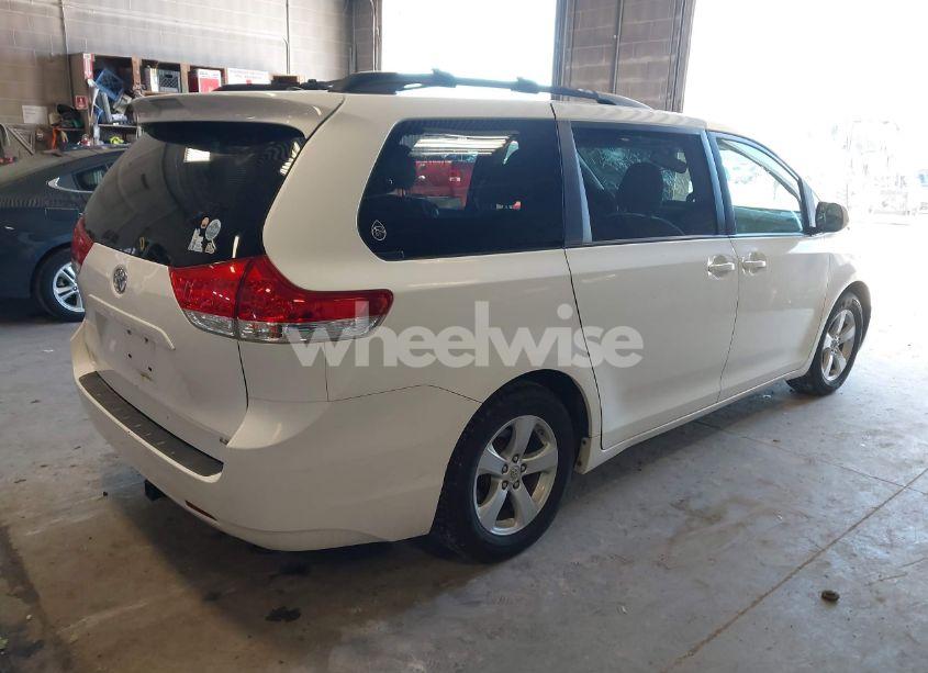 Photo 4 of 2011 Toyota Sienna LE V6 (VIN 5TDKK3DC6BS130325)