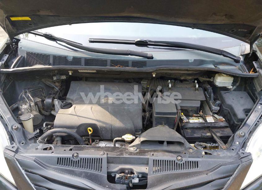 Photo 10 of 2011 Toyota Sienna LE V6 (VIN 5TDKK3DC6BS139753)