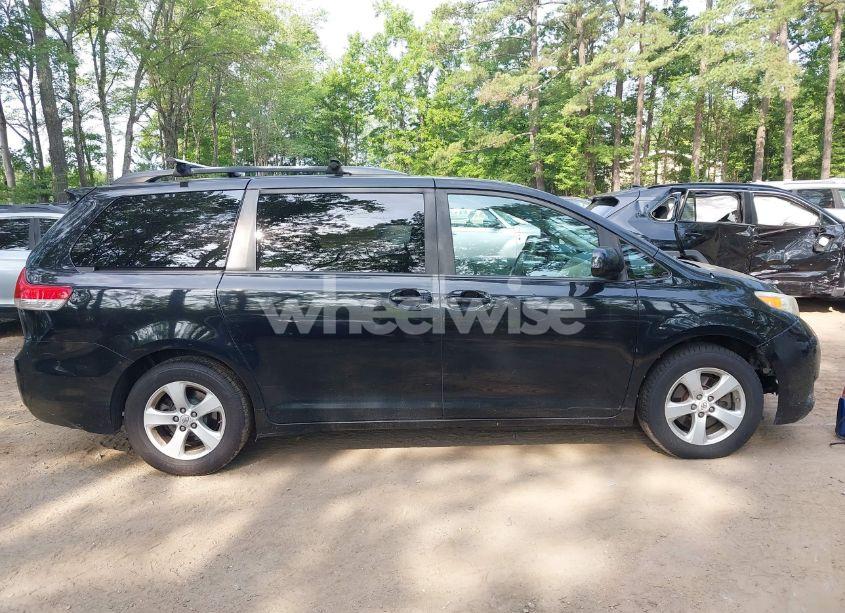 Photo 13 of 2011 Toyota Sienna LE V6 (VIN 5TDKK3DC6BS139753)