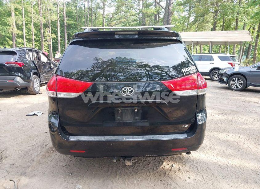 Photo 16 of 2011 Toyota Sienna LE V6 (VIN 5TDKK3DC6BS139753)