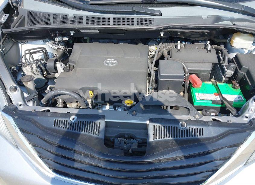 Photo 10 of 2011 Toyota Sienna LE V6 (VIN 5TDKK3DC6BS156052)