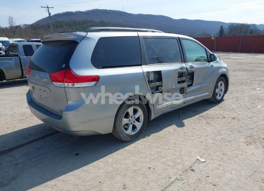Photo 4 of 2011 Toyota Sienna LE V6 (VIN 5TDKK3DC6BS156052)