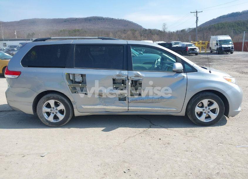 Photo 6 of 2011 Toyota Sienna LE V6 (VIN 5TDKK3DC6BS156052)