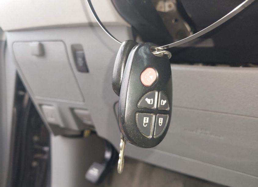 Photo 11 of 2012 Toyota Sienna LE V6 8 PASSENGER (VIN 5TDKK3DC6CS213383)