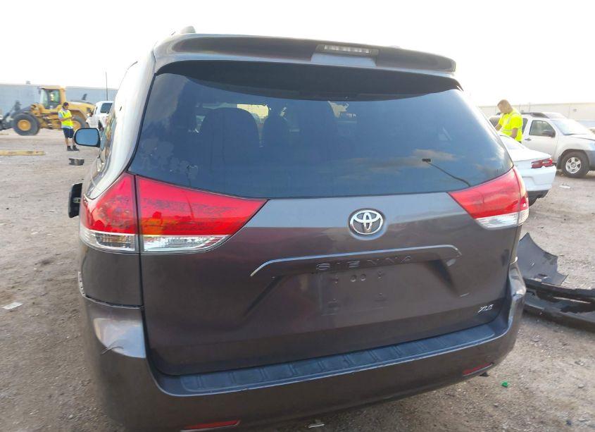 Photo 17 of 2012 Toyota Sienna LE V6 8 PASSENGER (VIN 5TDKK3DC6CS213383)