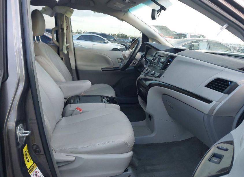 Photo 5 of 2012 Toyota Sienna LE V6 8 PASSENGER (VIN 5TDKK3DC6CS213383)