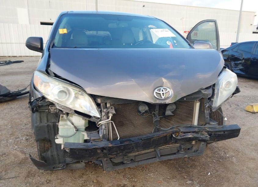 Photo 6 of 2012 Toyota Sienna LE V6 8 PASSENGER (VIN 5TDKK3DC6CS213383)