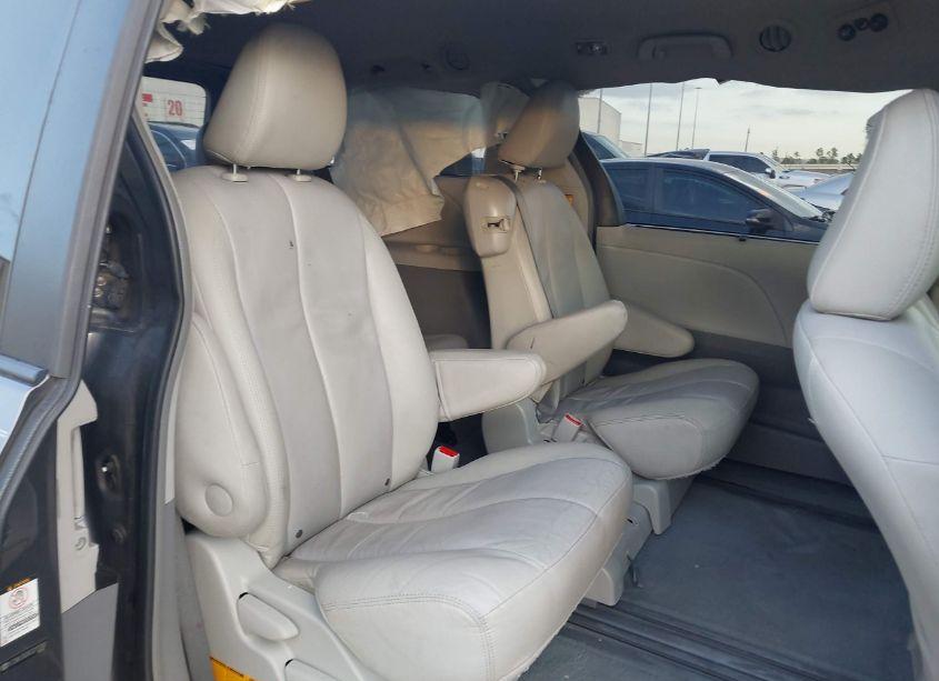 Photo 8 of 2012 Toyota Sienna LE V6 8 PASSENGER (VIN 5TDKK3DC6CS213383)