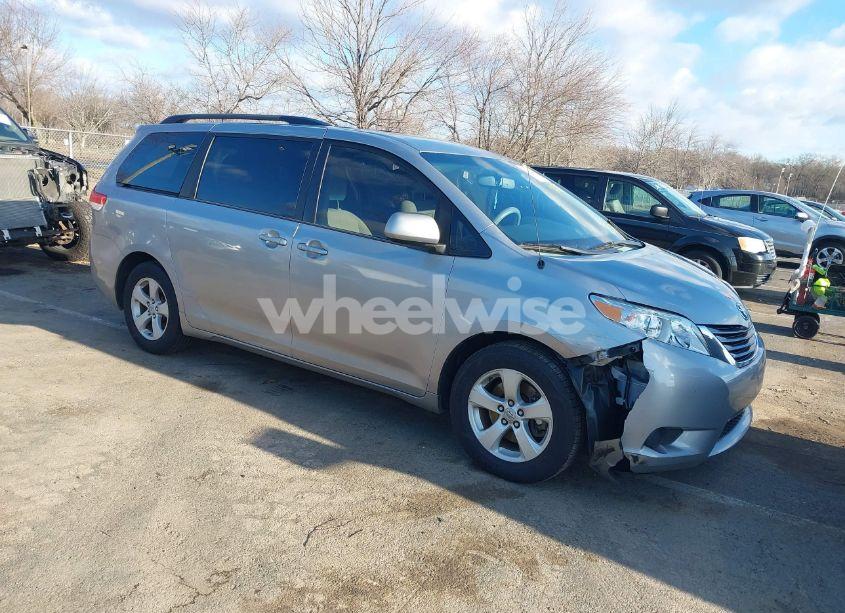 2012 Toyota Sienna LE V6 8 PASSENGER (VIN 5TDKK3DC6CS260963) main photo