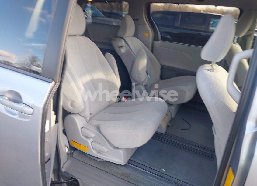 Photo 8 of 2012 Toyota Sienna LE V6 8 PASSENGER (VIN 5TDKK3DC6CS260963)