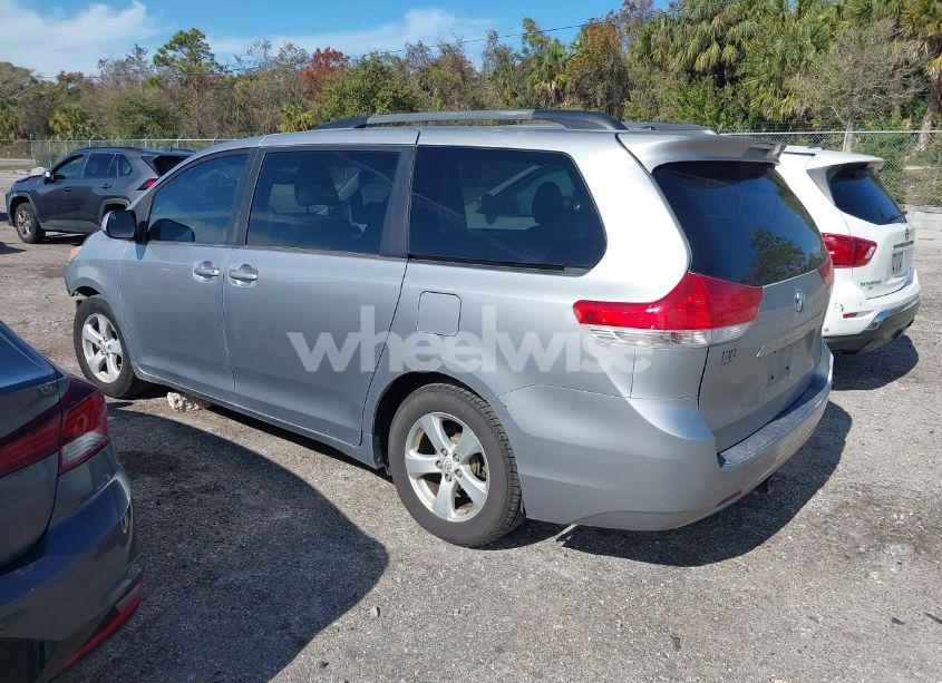 Photo 3 of 2013 Toyota Sienna LE V6 8 PASSENGER (VIN 5TDKK3DC6DS284262)