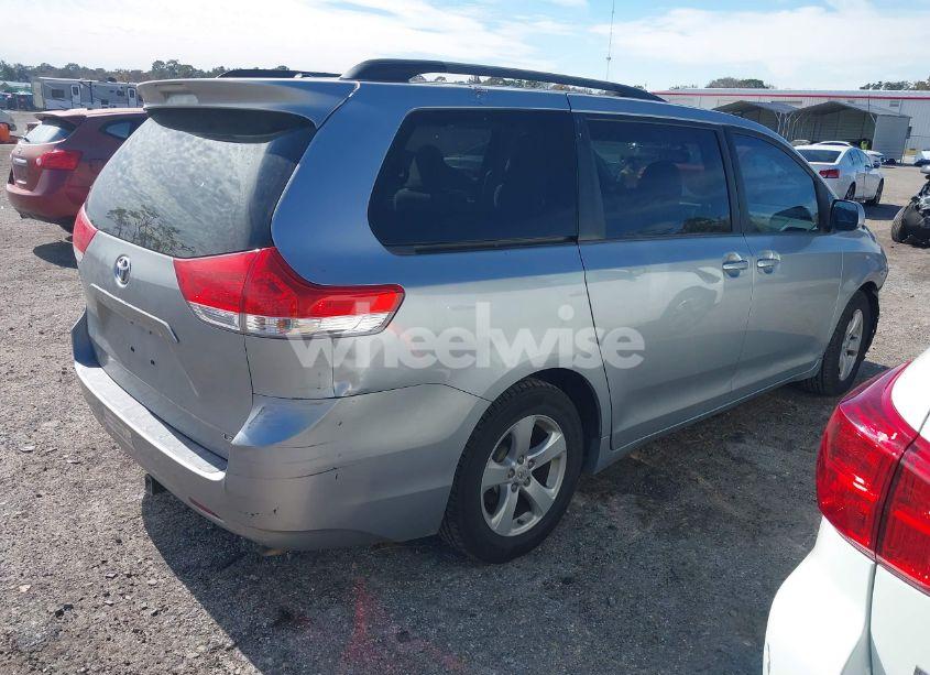 Photo 4 of 2013 Toyota Sienna LE V6 8 PASSENGER (VIN 5TDKK3DC6DS284262)