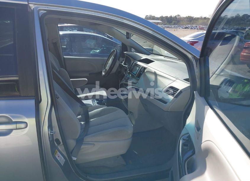 Photo 5 of 2013 Toyota Sienna LE V6 8 PASSENGER (VIN 5TDKK3DC6DS284262)