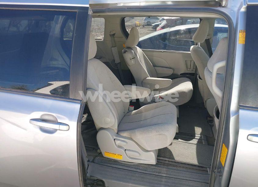 Photo 8 of 2013 Toyota Sienna LE V6 8 PASSENGER (VIN 5TDKK3DC6DS284262)