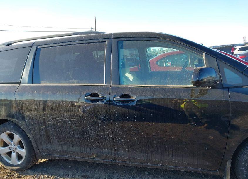 Photo 13 of 2013 Toyota Sienna LE V6 8 PASSENGER (VIN 5TDKK3DC6DS305241)