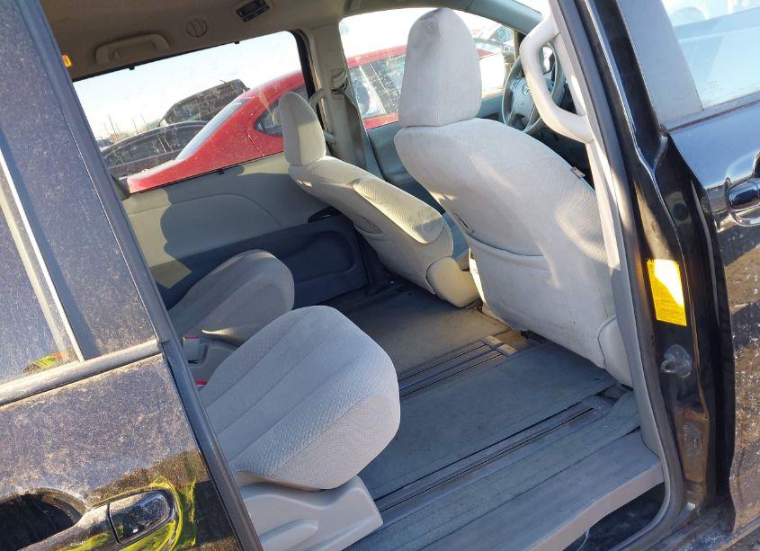 Photo 8 of 2013 Toyota Sienna LE V6 8 PASSENGER (VIN 5TDKK3DC6DS305241)