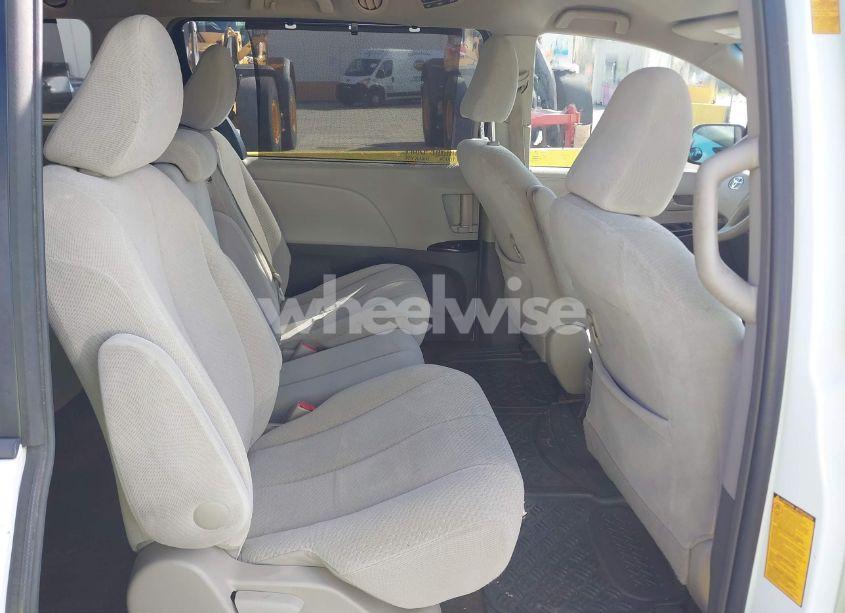 Photo 8 of 2013 Toyota Sienna LE V6 8 PASSENGER (VIN 5TDKK3DC6DS307992)