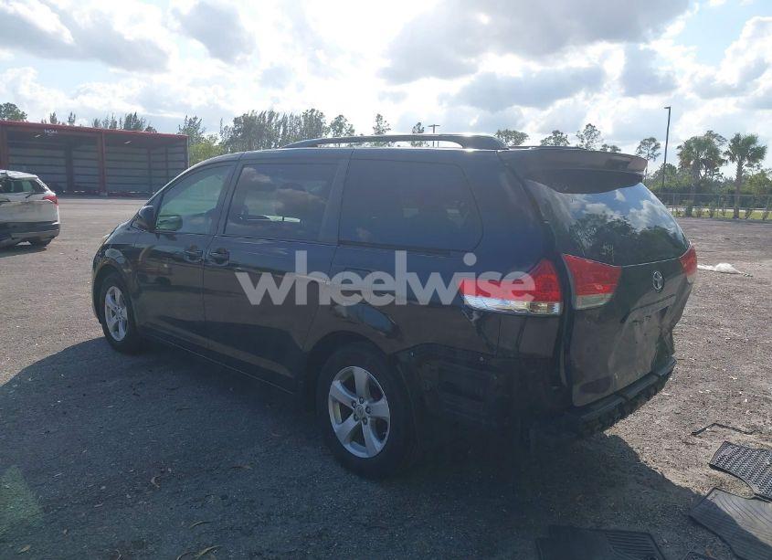 Photo 3 of 2013 Toyota Sienna LE V6 8 PASSENGER (VIN 5TDKK3DC6DS317941)