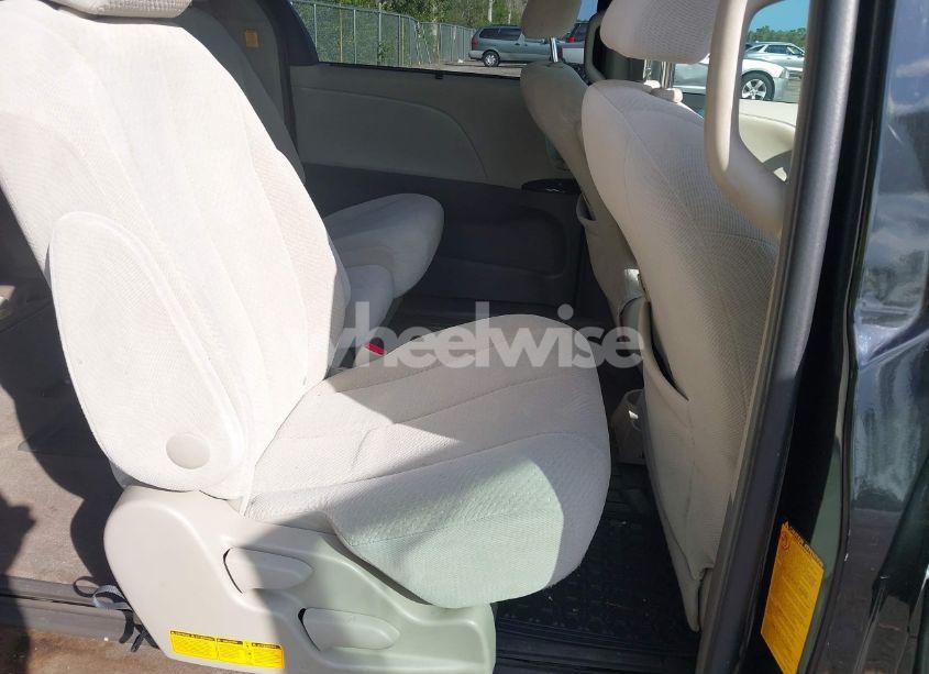 Photo 8 of 2013 Toyota Sienna LE V6 8 PASSENGER (VIN 5TDKK3DC6DS317941)