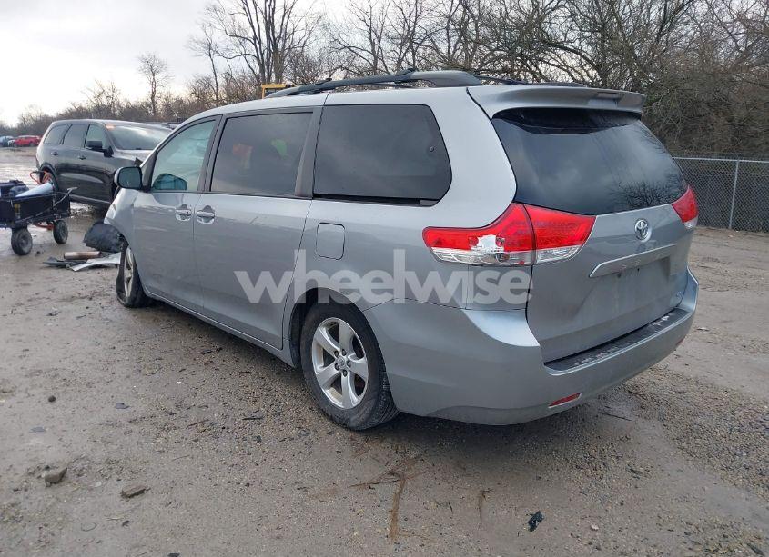Photo 3 of 2013 Toyota Sienna LE V6 8 PASSENGER (VIN 5TDKK3DC6DS340328)
