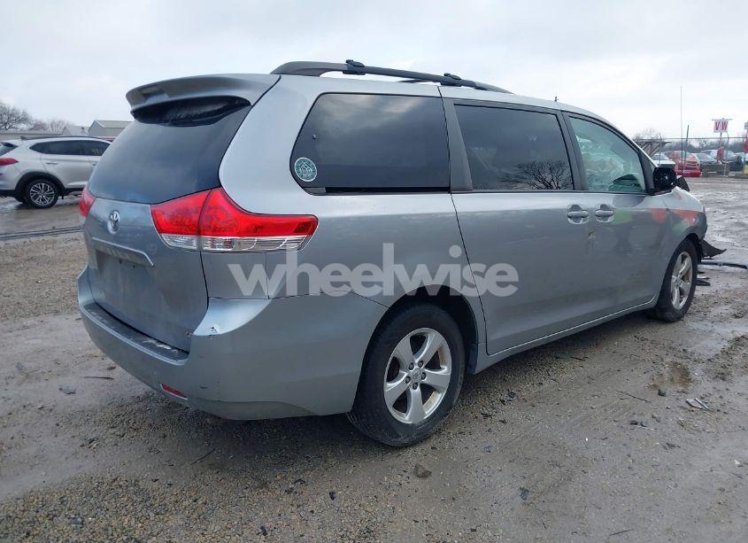 Photo 4 of 2013 Toyota Sienna LE V6 8 PASSENGER (VIN 5TDKK3DC6DS340328)