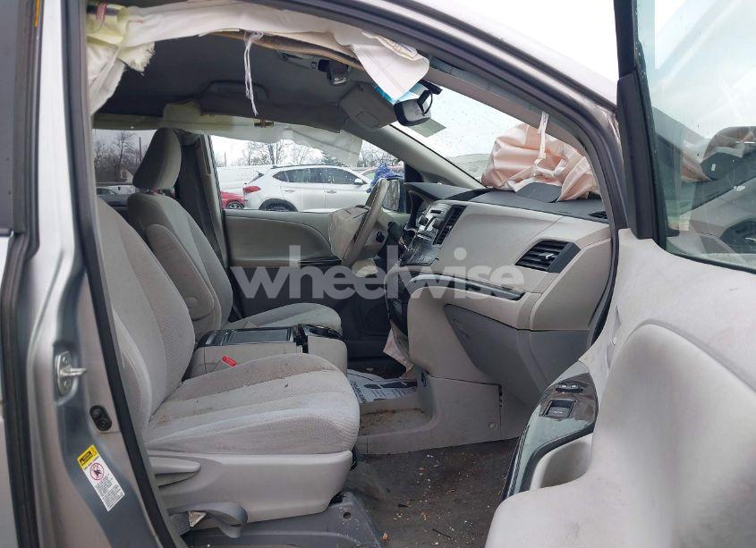 Photo 5 of 2013 Toyota Sienna LE V6 8 PASSENGER (VIN 5TDKK3DC6DS340328)