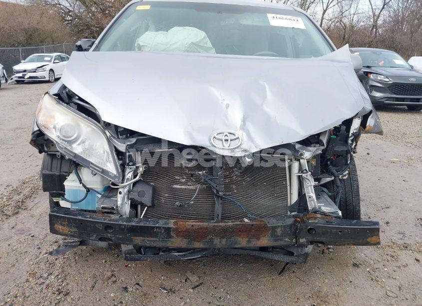 Photo 6 of 2013 Toyota Sienna LE V6 8 PASSENGER (VIN 5TDKK3DC6DS340328)