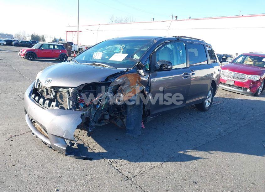 Photo 2 of 2013 Toyota Sienna LE V6 8 PASSENGER (VIN 5TDKK3DC6DS360854)