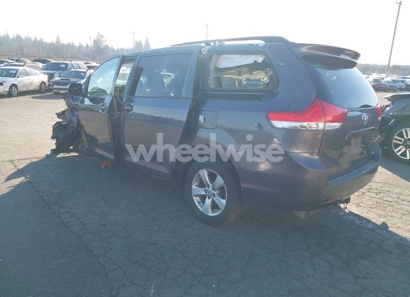 Photo 3 of 2013 Toyota Sienna LE V6 8 PASSENGER (VIN 5TDKK3DC6DS360854)