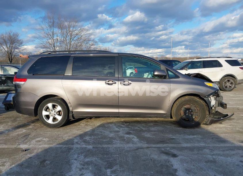 Photo 13 of 2013 Toyota Sienna LE V6 8 PASSENGER (VIN 5TDKK3DC6DS386502)